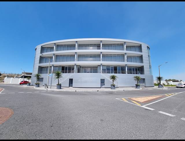 2,111M² OFFICE FOR SALE IN LAGOON BEACH
